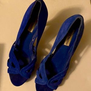 Steve Madden blue cobalt suede shoes